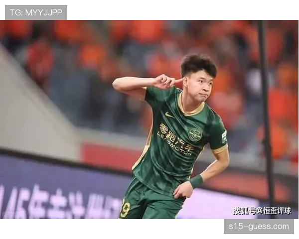 中国球员王钰栋被传获五大联赛球队问价，留洋前景受关注