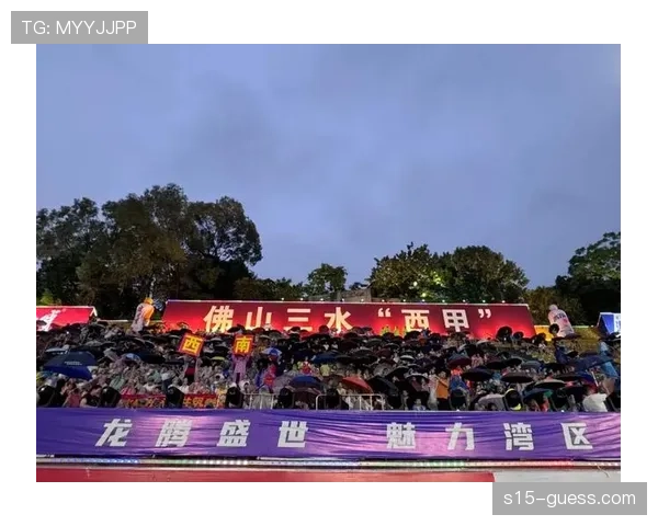 佛山“西甲”网红打卡点反哺社区，赛事流量促老旧街区焕新