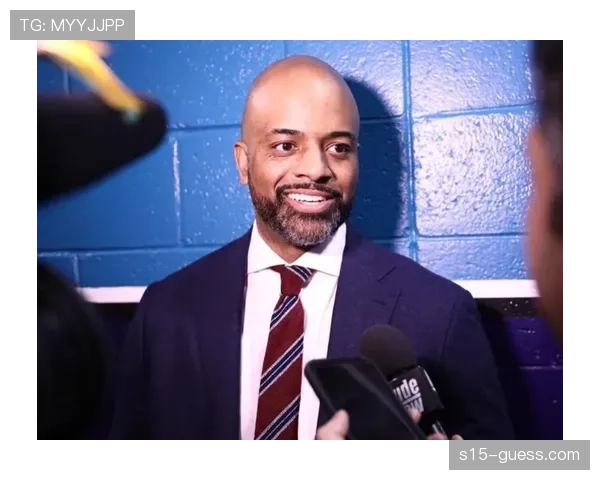 洛杉矶火花队主教练因家庭原因暂时离队,由首席助教代理指挥 洛杉矶火花队主教练因家庭原因暂时离队,由首席助教代理指挥